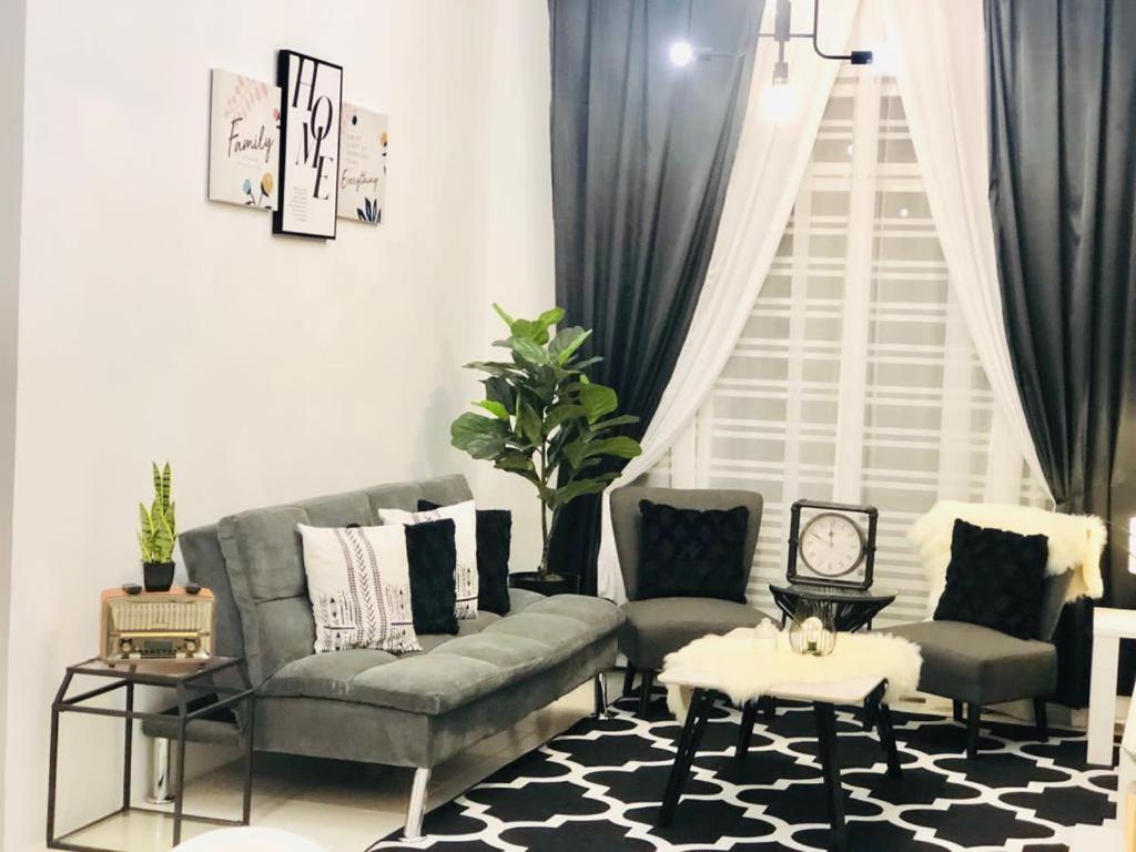 Villa Pool Kepala Batas Kampong Hilir  Exteriör bild