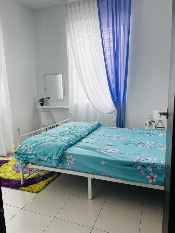 Villa Pool Kepala Batas Kampong Hilir  Exteriör bild