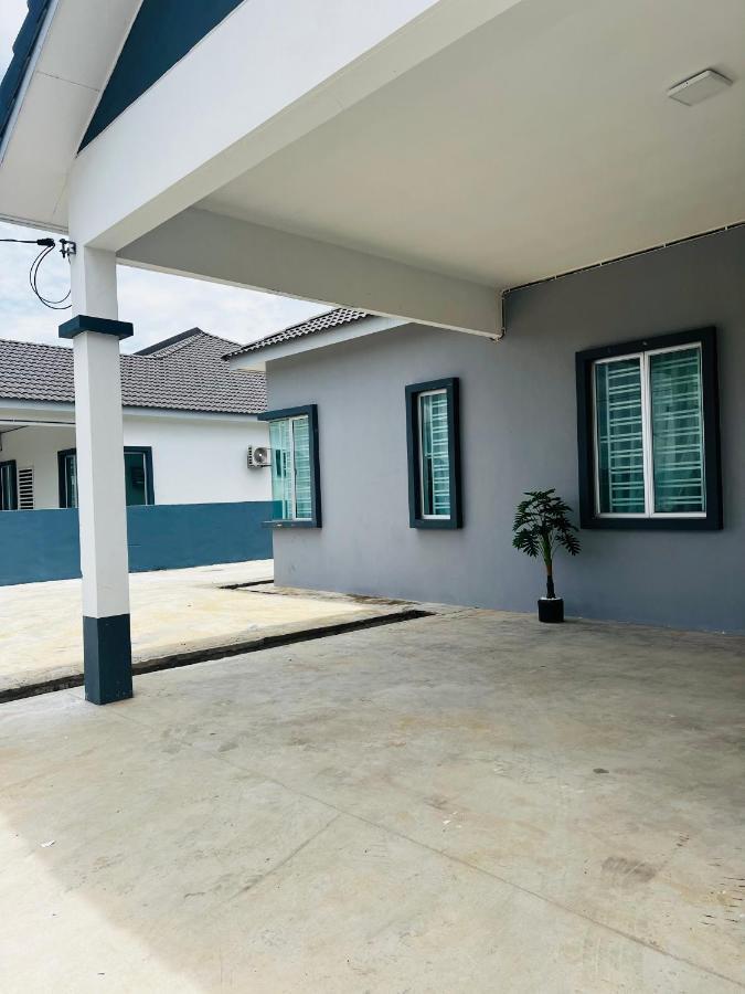 Villa Pool Kepala Batas Kampong Hilir  Exteriör bild
